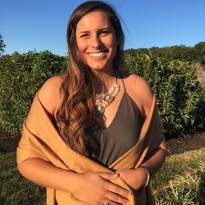 Meet your Posher, Connie